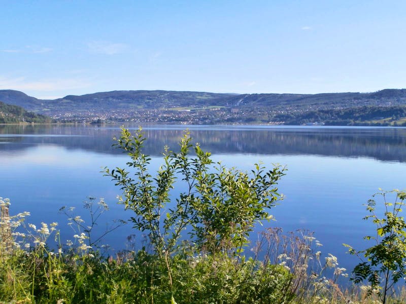 Mjösasee mit Blick auf Lillehammer - ©Ingrid Langer