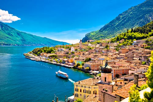 Limone sul Garda &ndash; &copy; xbrchx - stock.adobe.com