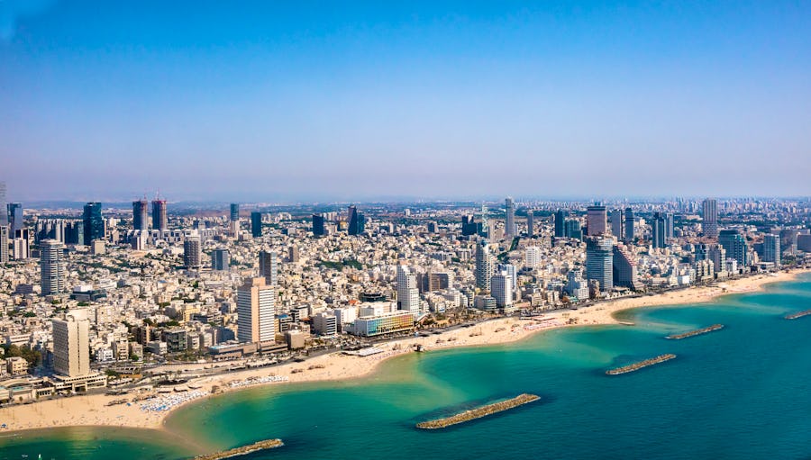 Blick auf Tel Aviv am Mittelmeer – © ©borisbelenky - stock.adobe.com