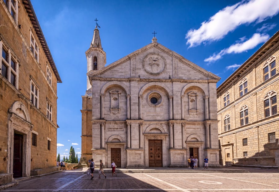 Toskana – Kathedrale in Pienza am Piazza – © Frankix - stock.adobe.com