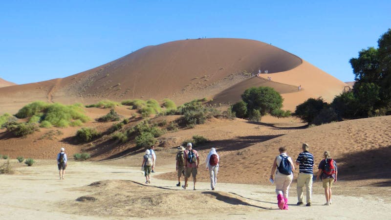 Ausflug nach Sossusvlei - Aufstieg auf Big Mama - ©Eberhardt TRAVEL - Annette Weise