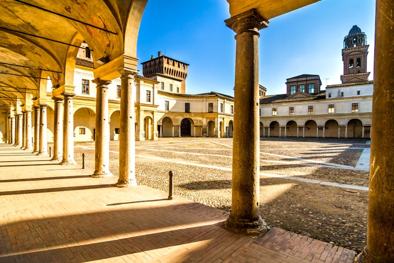 Mantua - Palazzo Ducale on Piazza Castello - ©EyesTravelling - stock.adobe.com