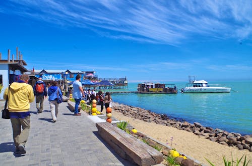 Auf zur Bootsfahrt in Walvis Bay &ndash; &copy; Eberhardt TRAVEL - Annett Müller