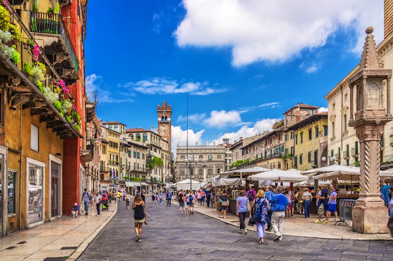 Verona - Piazza delle Erbe - ©andrzej2012 - stock.adobe.com