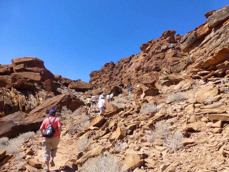Kleine Wanderung bei Twyfelfontein - ©Eberhardt TRAVEL - Madlen Lippe