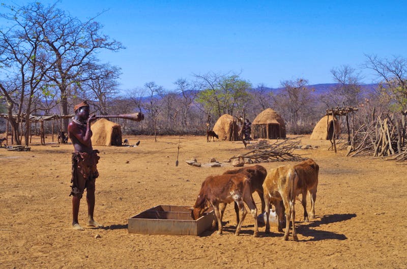 Zu Besuch im Himba Dorf - ©Eberhardt TRAVEL - Annett Müller