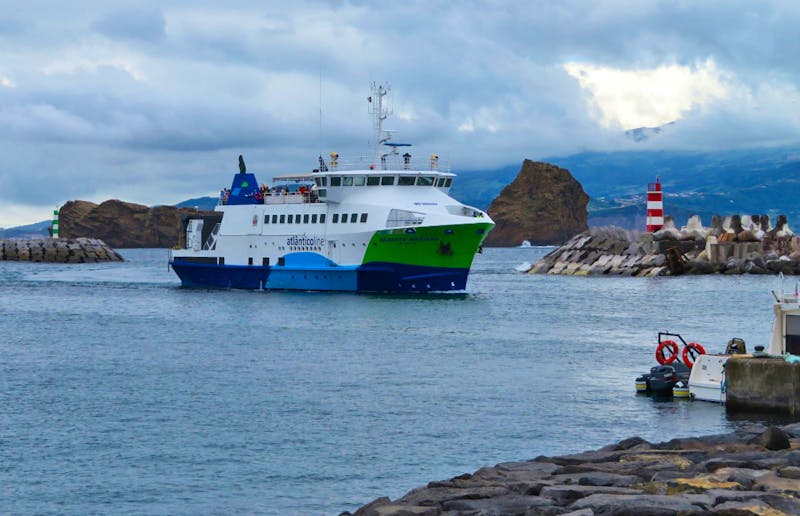 Fähre zwischen den Azoren-Inseln Faial und Pico - ©Eberhardt TRAVEL