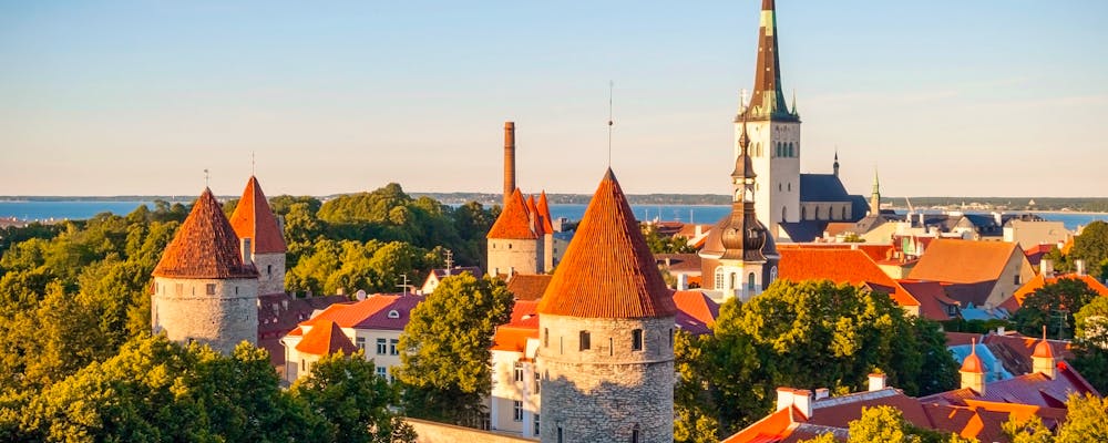 Stadtmauer von Tallinn – © ©dinozzaver - stock.adobe.com