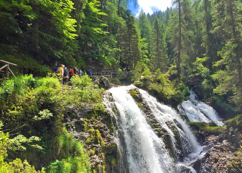 Wanderung zu den Vallesinella-Wasserfällen im Adamello Brenta Naturpark - ©Eberhardt TRAVEL