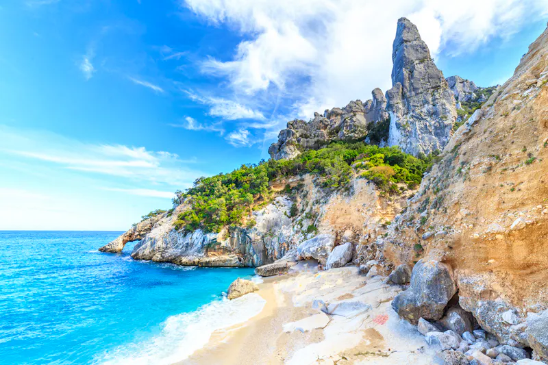 Blick auf den Strand Cala Goloritze, Sardinien - &copy;©Marcin Krzyzak - stock.adobe.com