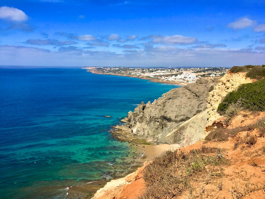 Wanderung an der Algarve - Blick auf Praia da Luz – © Eberhardt TRAVEL