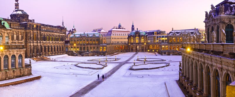 Dresden – Zwinger im Winter, abends, Schnee - ©©DK_DD - stock.adobe.com