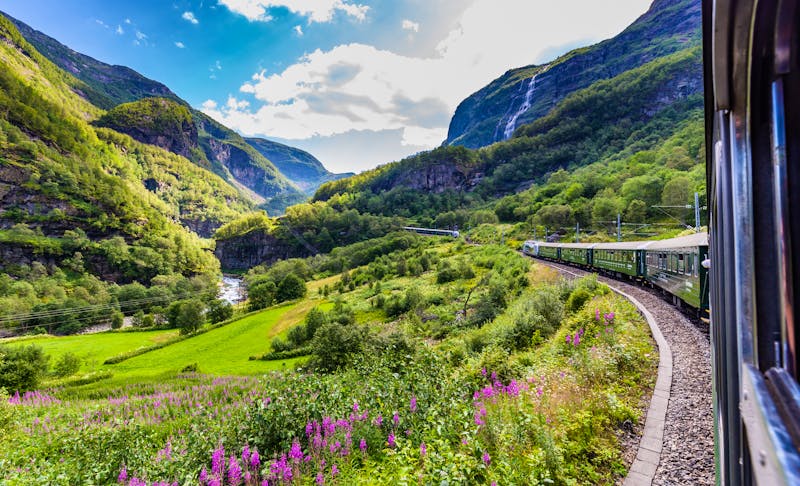 Fahrt mit der Flambahn in Norwegen - ©HildaWeges / hilda.weges@chello.nl - Adobe STock