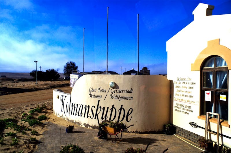 Besuch von Kolmanskop - ©Eberhardt TRAVEL - Annett Müller