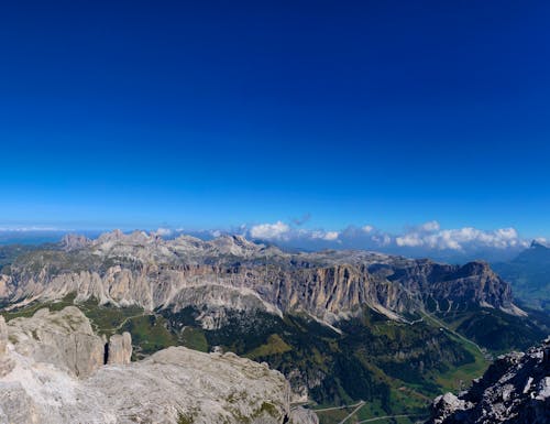 Panorama Grödner Joch und Pass Straße vom Sassongher / Fanes Gruppe / Gader Tal – © ©grahof_photography - stock.adobe.com