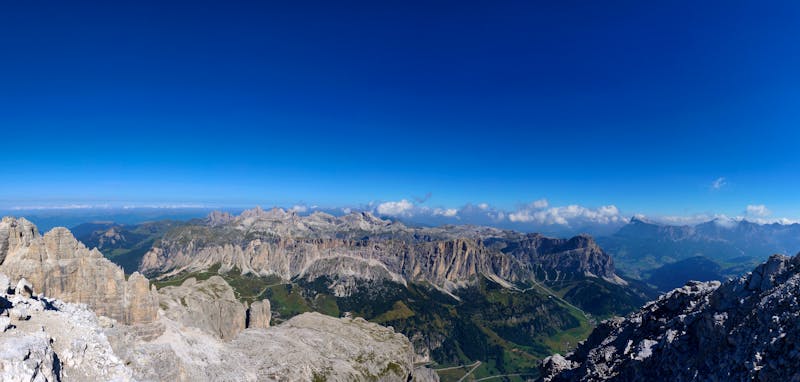 Panorama Grödner Joch und Pass Straße vom Sassongher / Fanes Gruppe / Gader Tal - ©©grahof_photography - stock.adobe.com