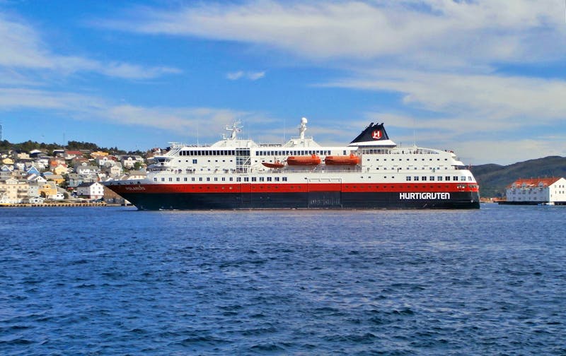 Kristiansund-Einlauf der Hurtigruten - ©Ingrid Langer