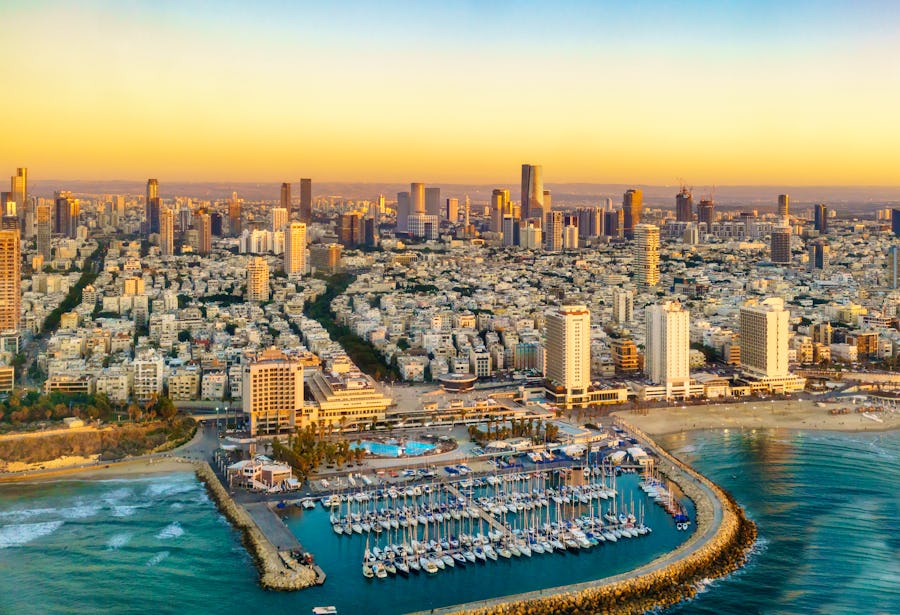 Tel Aviv am Mittelmeer – © ©borisbelenky - stock.adobe.com