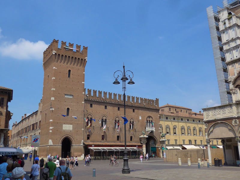 Ferrara - Rathaus - ©Philipp Schmitz
