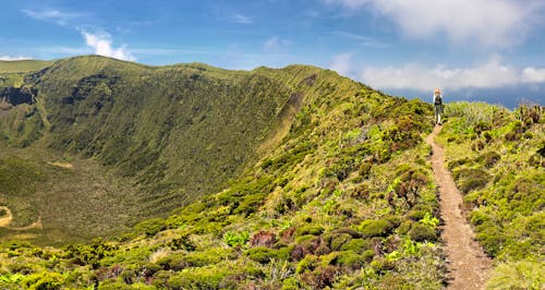 Wanderung am Vulkan Caldeirao auf Faial &ndash; &copy; ©Henner Damke - stock.adobe.com