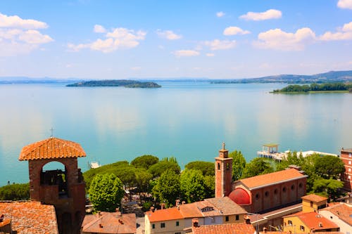 Blick zur Isola Maggiore im Trasimenischen See &ndash; &copy; elleonzebon - stock.adobe.com