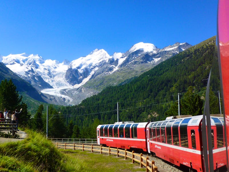 Fahrt mit dem Bernina-Express - Blick auf den Morteratsch-Gletscher - ©Katrin Deutschbein - Eberhardt TRAVEL