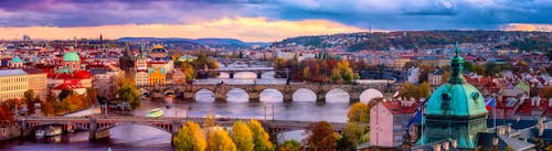 Prag - Panorama-Blick vom Aussichtspunkt Letna-Park auf Altstadt und Moldau &ndash; &copy; ©larauhryn - stock.adobe.com