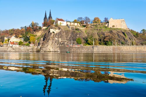 Prag - Kathedrale von St. Paul und St. Peter auf der Festung Vysehrad &ndash; &copy; ©kaprikfoto - stock.adobe.com
