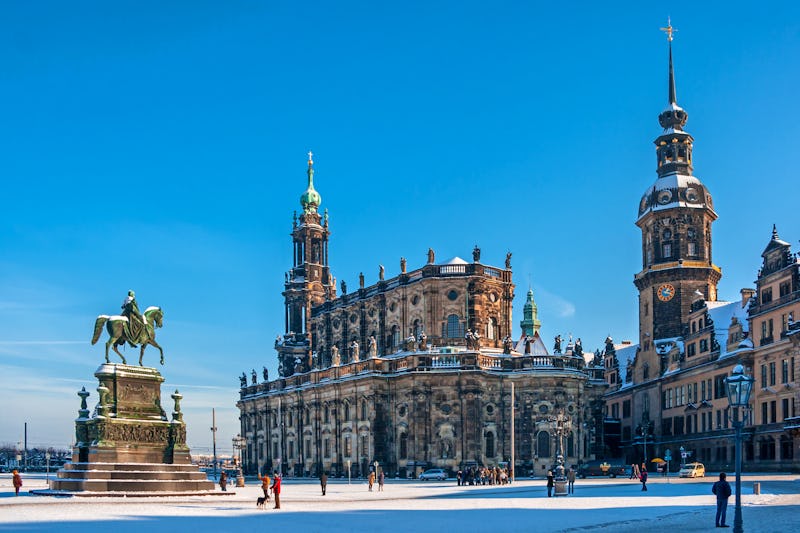Dresden - Hofkirche und Dresdner Schloss im Winter – © ©wkbilder - stock.adobe.com