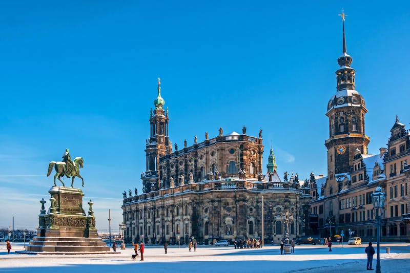 Dresden - Hofkirche und Dresdner Schloss im Winter - ©©wkbilder - stock.adobe.com