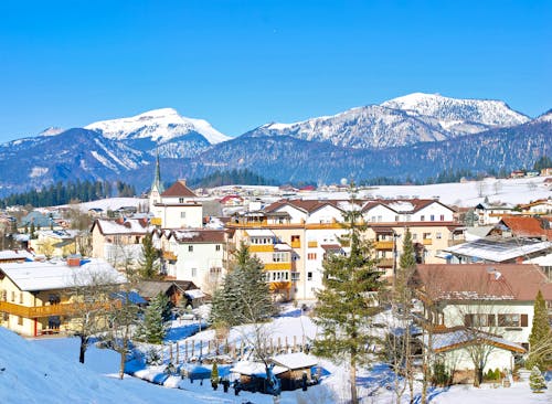 Urlaubsort Abtenau im Salzburger Land im Winter &ndash; &copy; ©travelpeter - stock.adobe.com