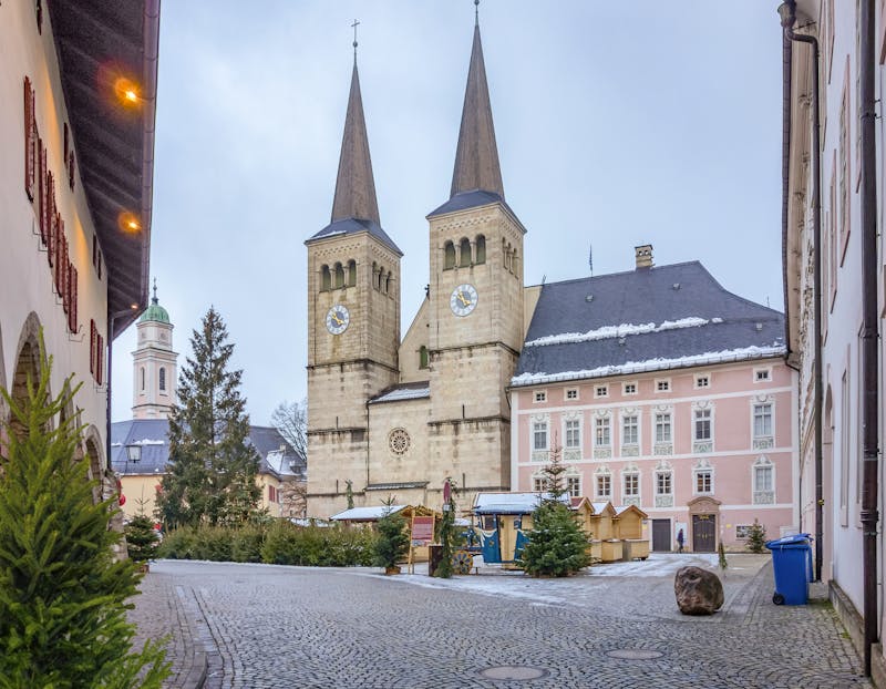 Königliches Schloss Berchtesgaden in der Vorweihnachtszeit - ©©PRILL Mediendesign - stock.adobe.com
