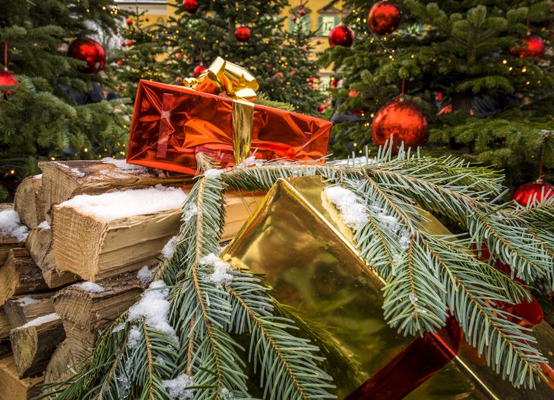 Weihnachtsmarkt auf Schloss Hellbrunn in Salzburg - ©©pwmotion - stock.adobe.com