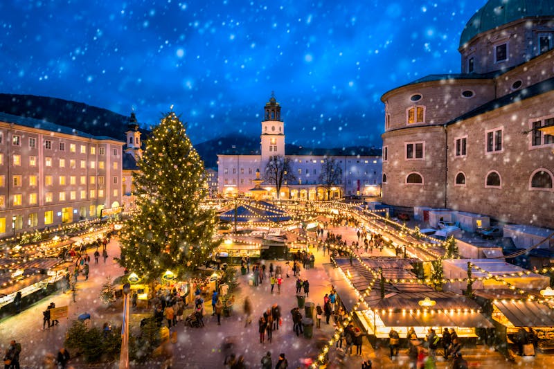 Salzburger Christkindlmarkt auf dem Domplatz im Winter - ©©eyetronic - stock.adobe.com