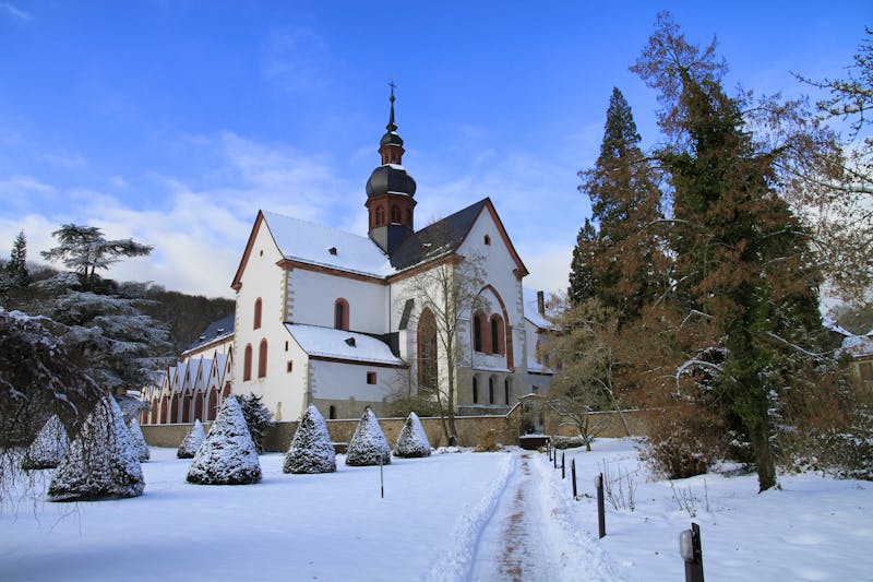 Kloster Eberbach in Eltville am Rhein im Winter  - ©©Christian Colista - stock.adobe.com