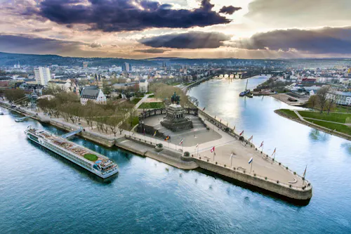 Deutsches Eck in Koblenz - Zusammenfluss von Rhein und Mosel &ndash; &copy; ©CL-Medien - stock.adobe.com