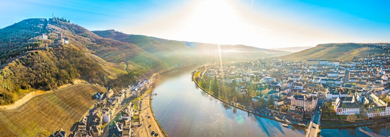 Blick auf die Mosel und Bernkastel-Kues - ©©Marc - stock.adobe.com