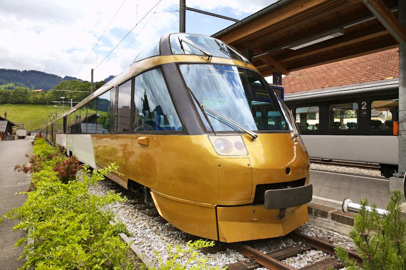 GoldenPass-Lokomotive im Bahnhof von Zweisimmen - Kanton Bern - ©©Andrey Shevchenko - stock.adobe.com