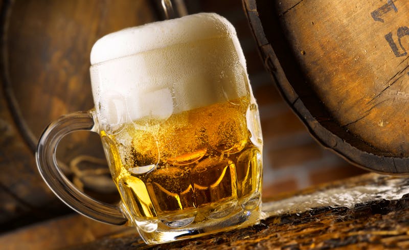 Zünftiger Bierabend in einer Brauerei - ©©EcoPim-studio - stock.adobe.com