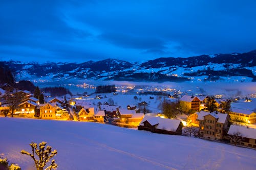 Winterlandschaft am Sarner See in der Zentralschweiz &ndash; &copy; ©djama - stock.adobe.com