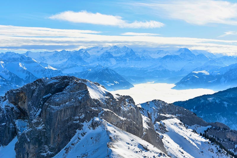 Wundervoller Blick vom Pilatus auf die winterlichen Berge und den Vierwaldstättersee - ©©Napat_v.A. - stock.adobe.com