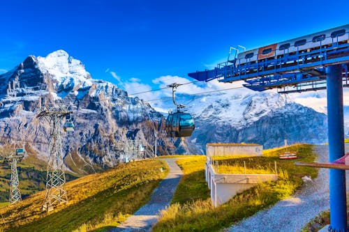 Seilbahnstation am First oberhalb von Grindelwald im Berner Oberland &ndash; &copy; ©Kisa_Markiza - stock.adobe.com