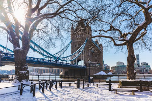 Tower Bridge im Schnee &ndash; &copy; william87 – Adobe Stock