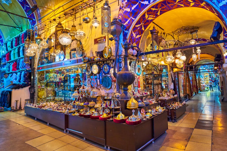 Istanbul, großer Bazar in Istanbuls ältester Einkaufspassage – © ©EwaStudio - stock.adobe.com