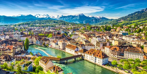 Panoramablick auf die Altstadt von Luzern - Pilatus-Berg im Hintergrund &ndash; &copy; ©Eva Bocek - stock.adobe.com