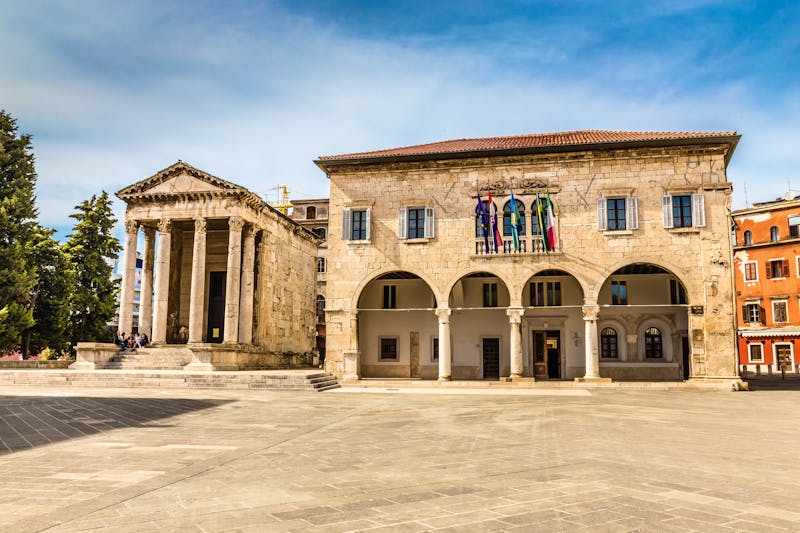 Augustus Tempel und Rathaus von Pula - ©zm_photo - stock.adobe.com