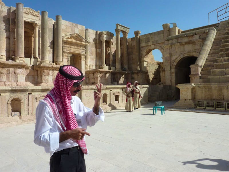 Unser Reiseleiter Mahmoud in Jerash - ©Eberhardt TRAVEL - Isabel Braksiek