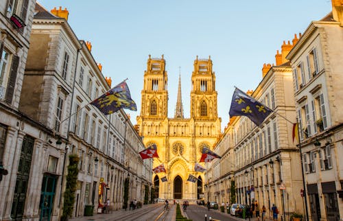Abendspaziergang in Orleans &ndash; &copy; ©rh2010 - stock.adobe.com