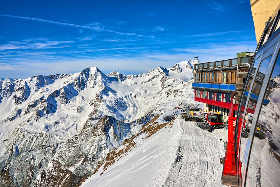 Schnalstaler Gletscher - Bergstation Grwand – © DannyIacob - Adobe Stockphoto