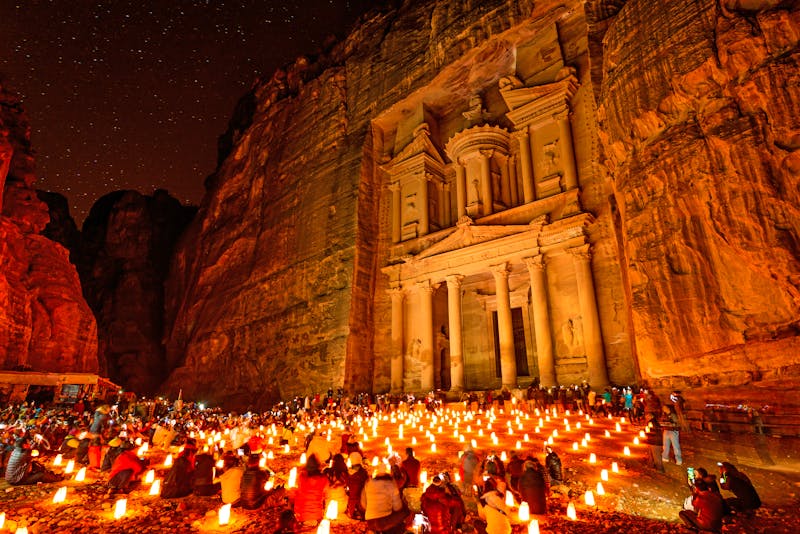 Felsenstadt Petra bei Nacht - ©©Richard Yoshida - stock.adobe.com